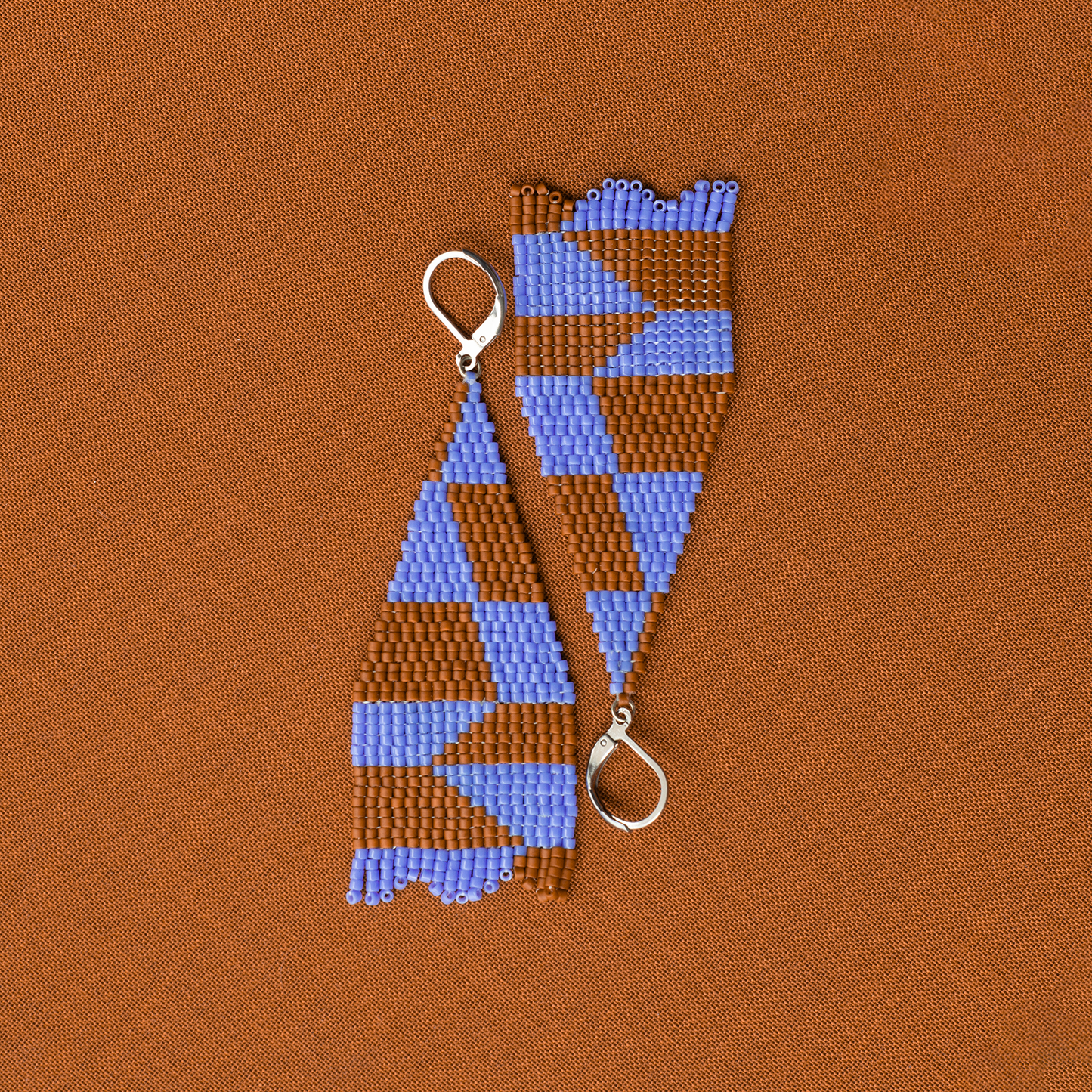 Aretes abstractos Carmen - Azul Bígaro / Siena