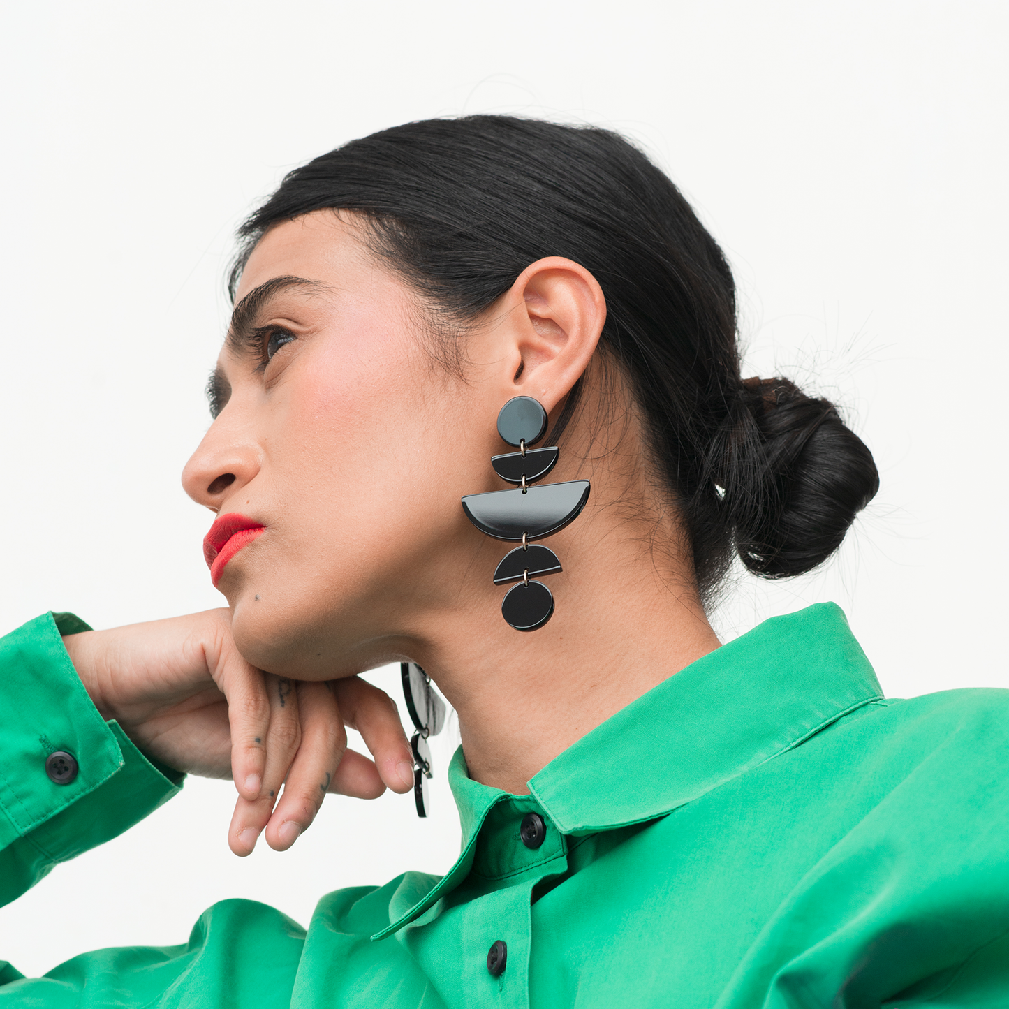Pendientes negros de metacrilato Concha