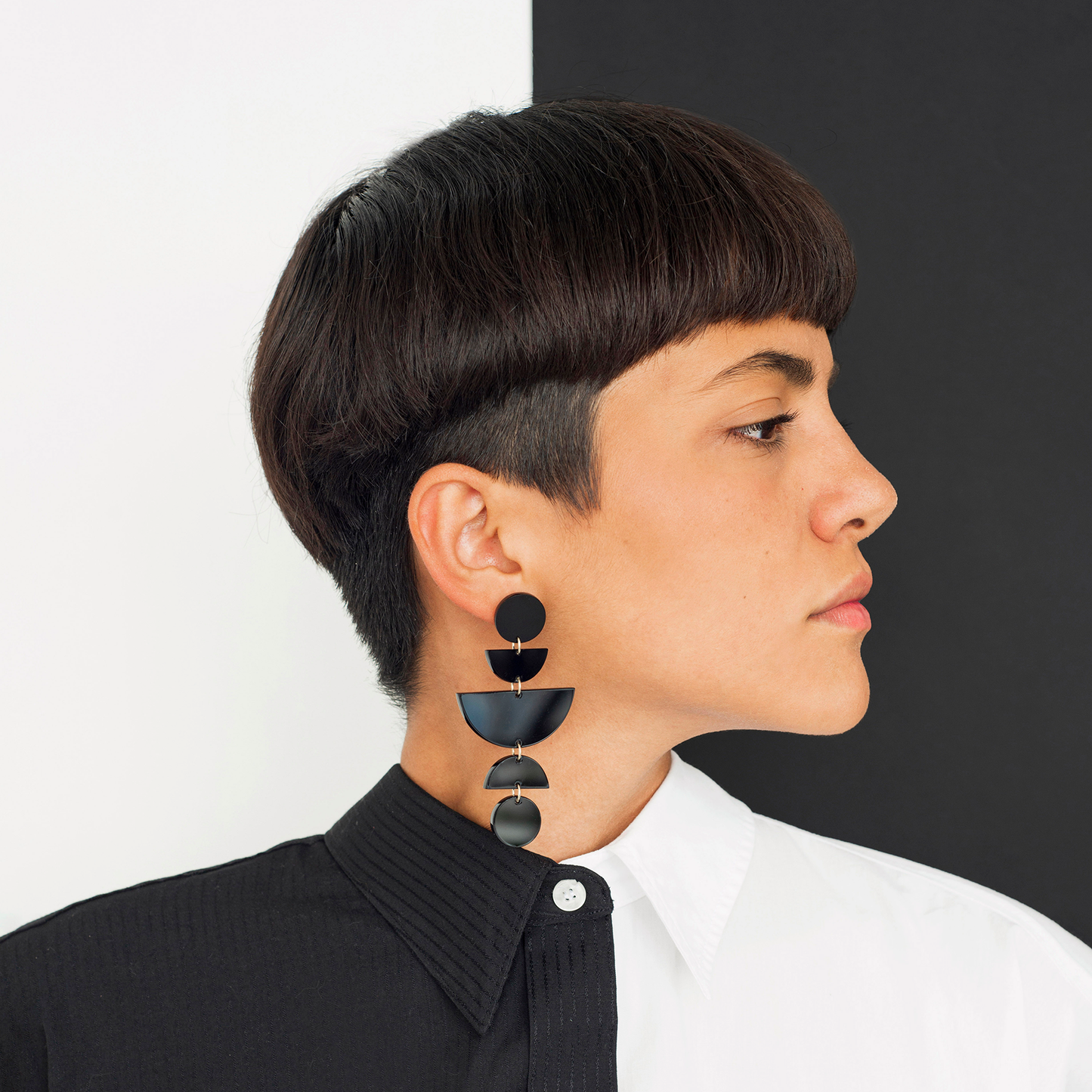 Pendientes negros de metacrilato Concha
