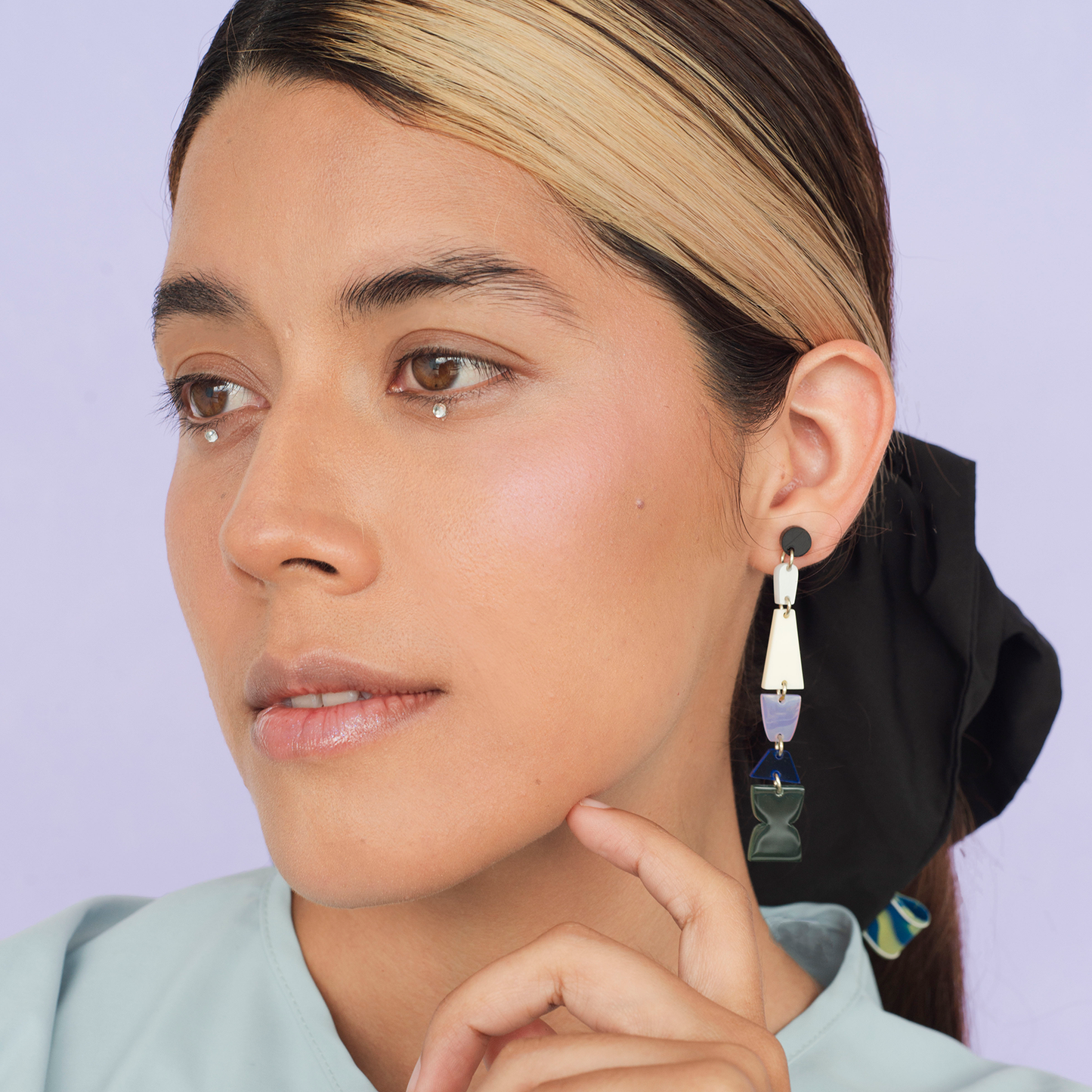 Pendientes inspirados en Memphis Milano Totem